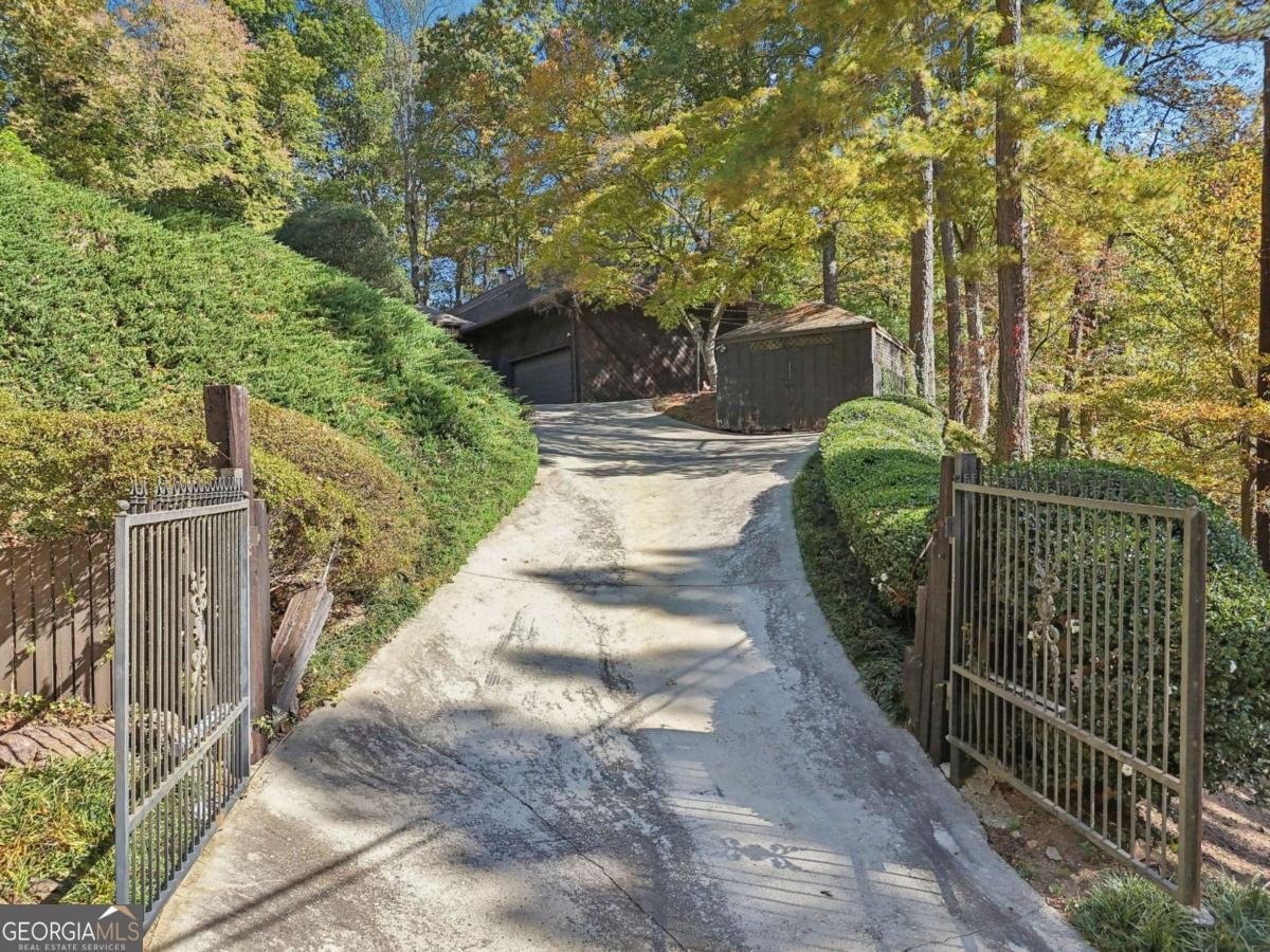 7080 Riverside Drive Sandy Springs - 24