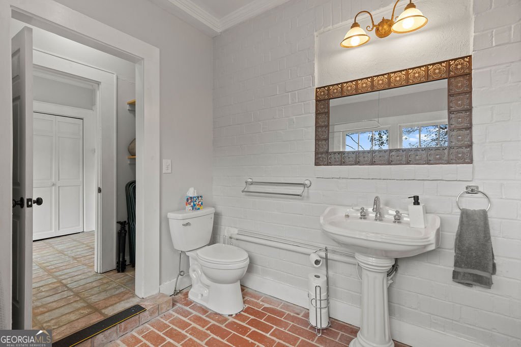 602 Dyer Street Gainesville - 24