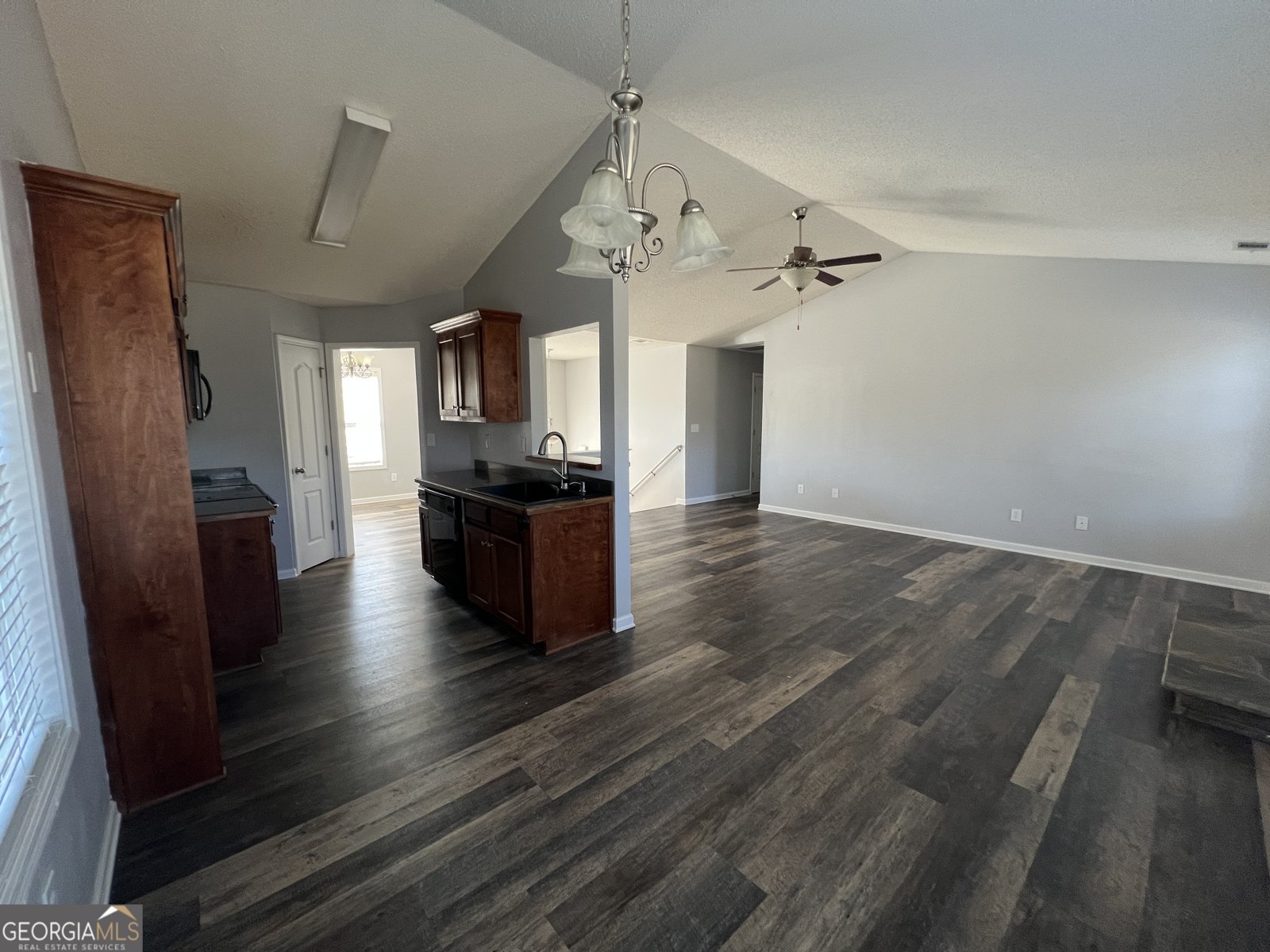 330 ANCHORS Way Winder - 8