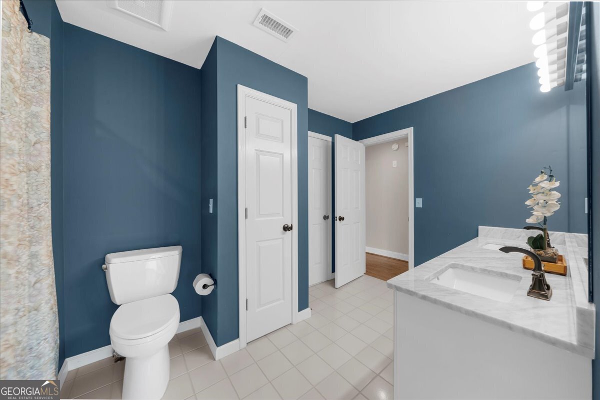 1450 Lockridge Drive Cumming - 43