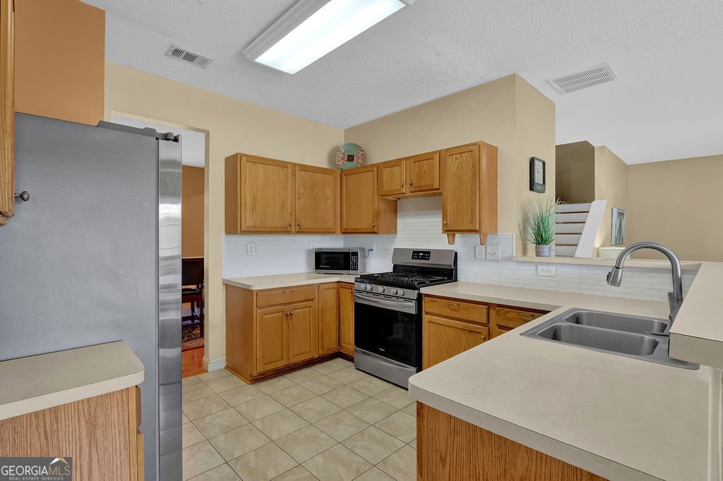 242 Beckenham Lane Dacula - 11