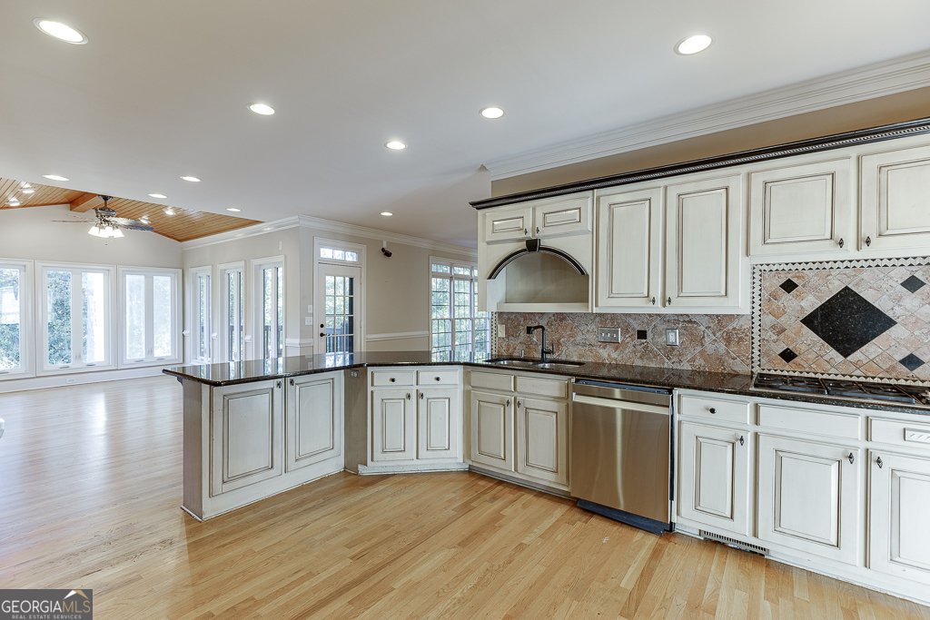 1450 Woodland Lake Drive Snellville - 7