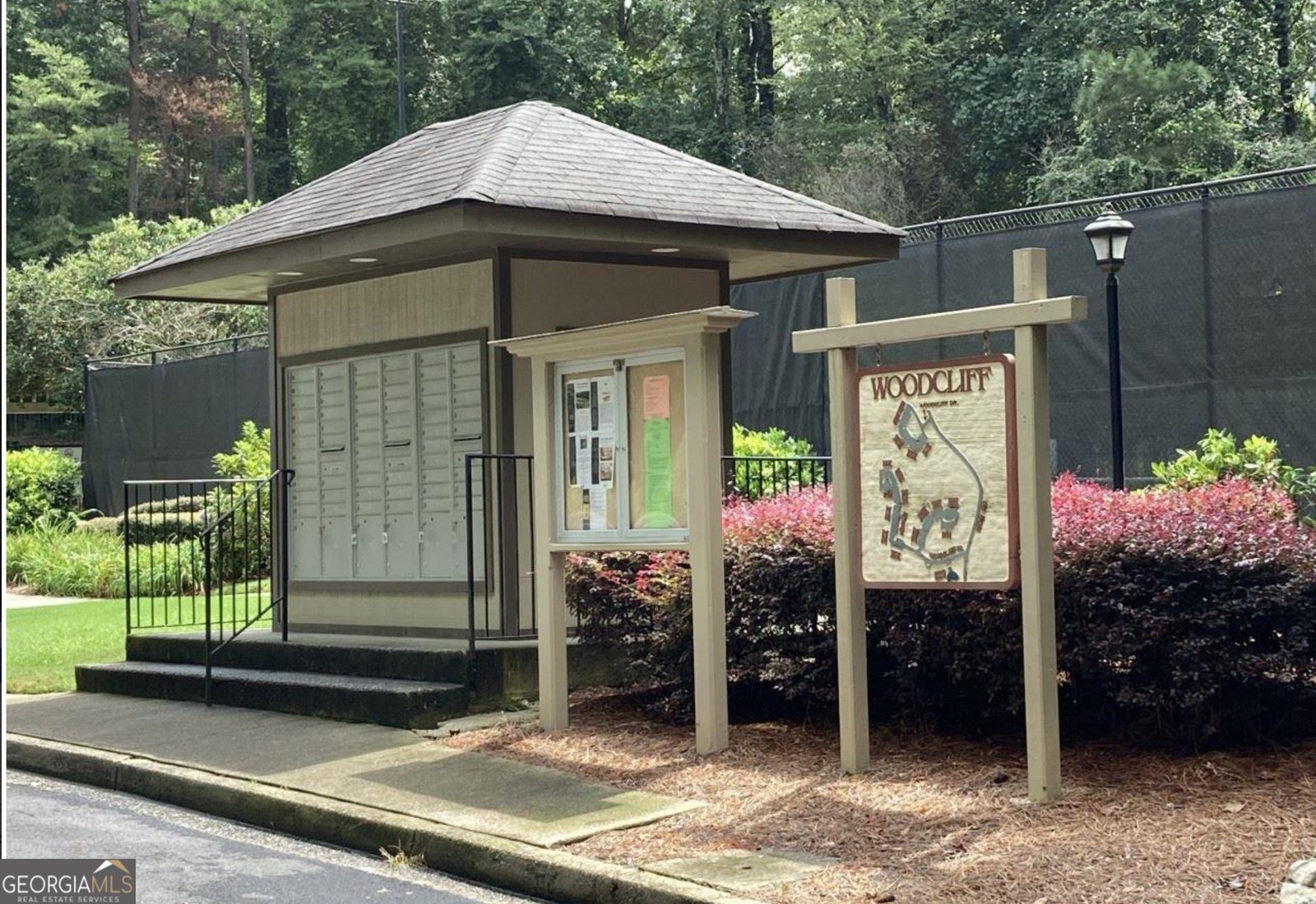 205 Woodcliff Drive Sandy Springs - main photo