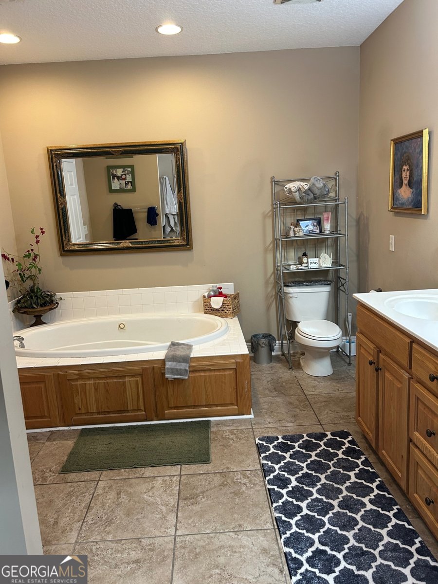 851 Carriage Lane Waycross - 11