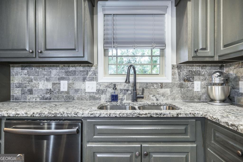 112 Dora Lane Byron - 13