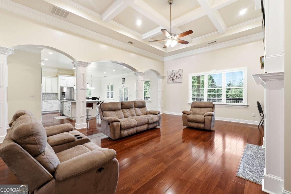 100 Marshas Vineyard Hampton - 14