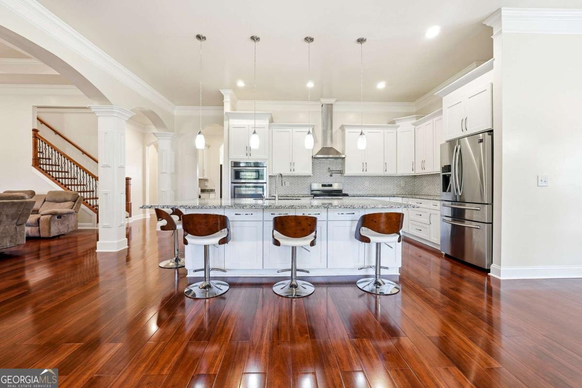 100 Marshas Vineyard Hampton - 16