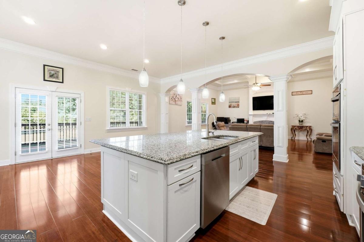 100 Marshas Vineyard Hampton - 18