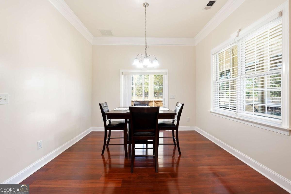 100 Marshas Vineyard Hampton - 22