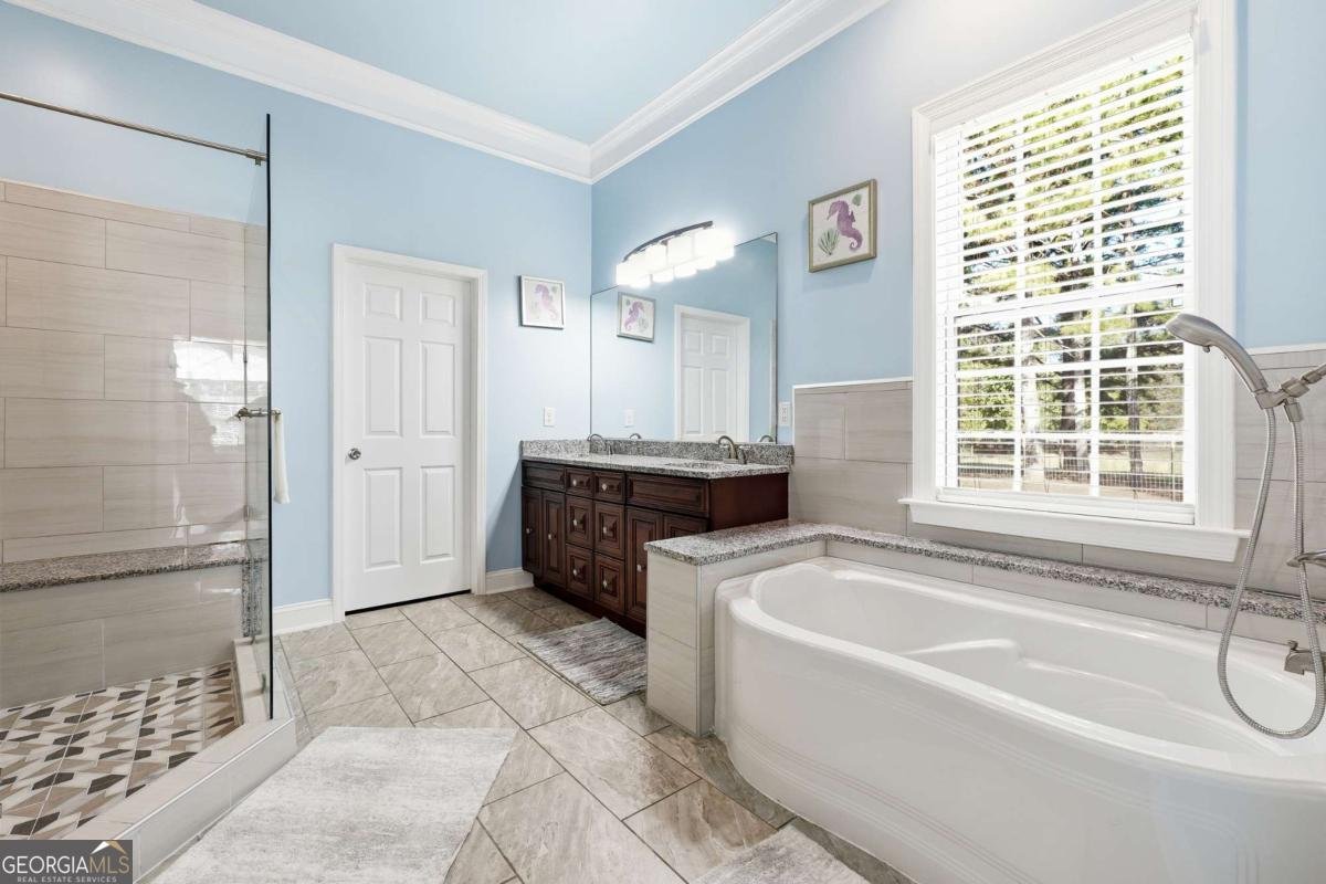 100 Marshas Vineyard Hampton - 28