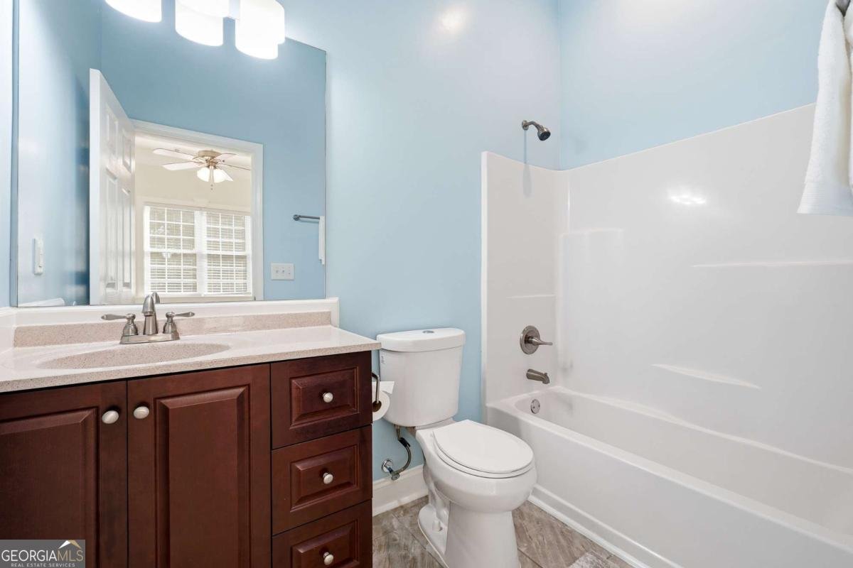 100 Marshas Vineyard Hampton - 34