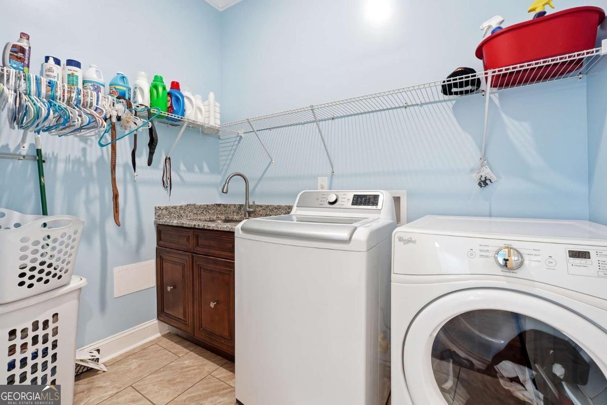 100 Marshas Vineyard Hampton - 44