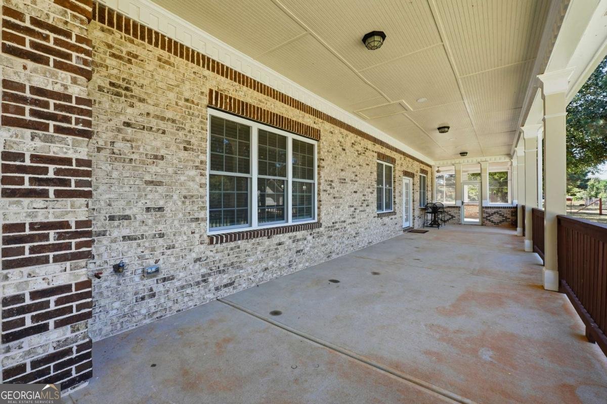 100 Marshas Vineyard Hampton - 52