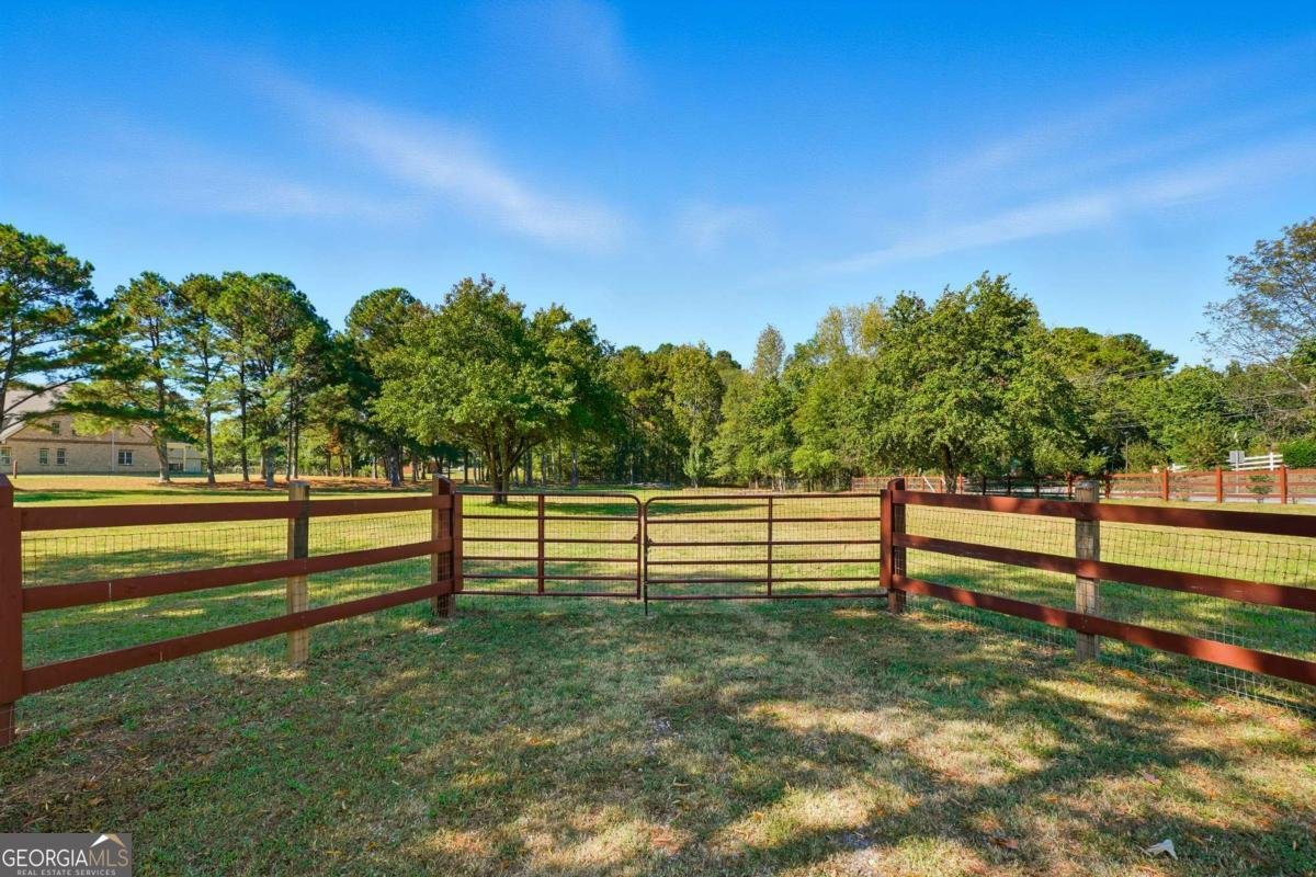 100 Marshas Vineyard Hampton - 56