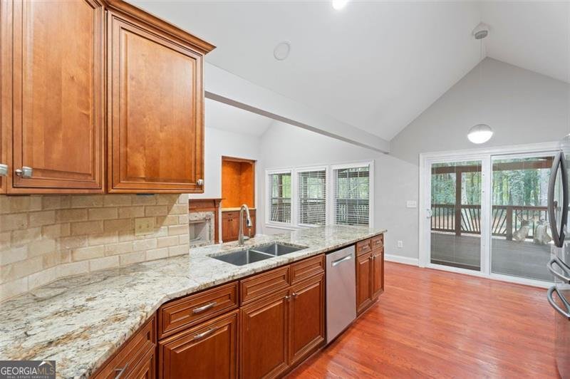 3895 MARHAM PARK Circle Loganville - 16