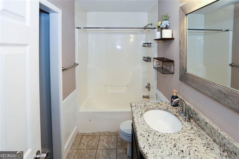 3711 RAMBLING WOODS Drive Loganville - 20