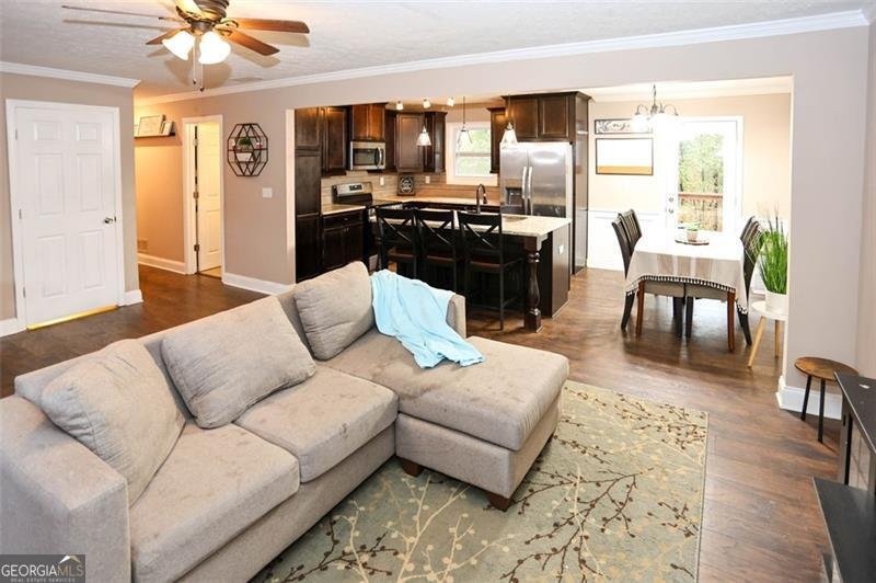 3711 RAMBLING WOODS Drive Loganville - 8