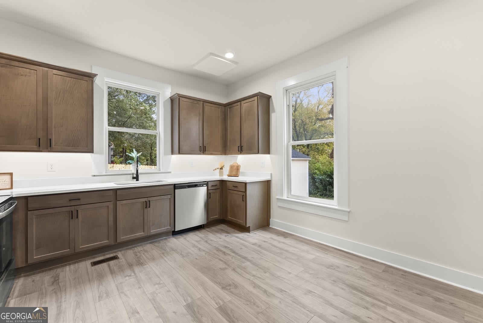 102 Barber Street Commerce - 9