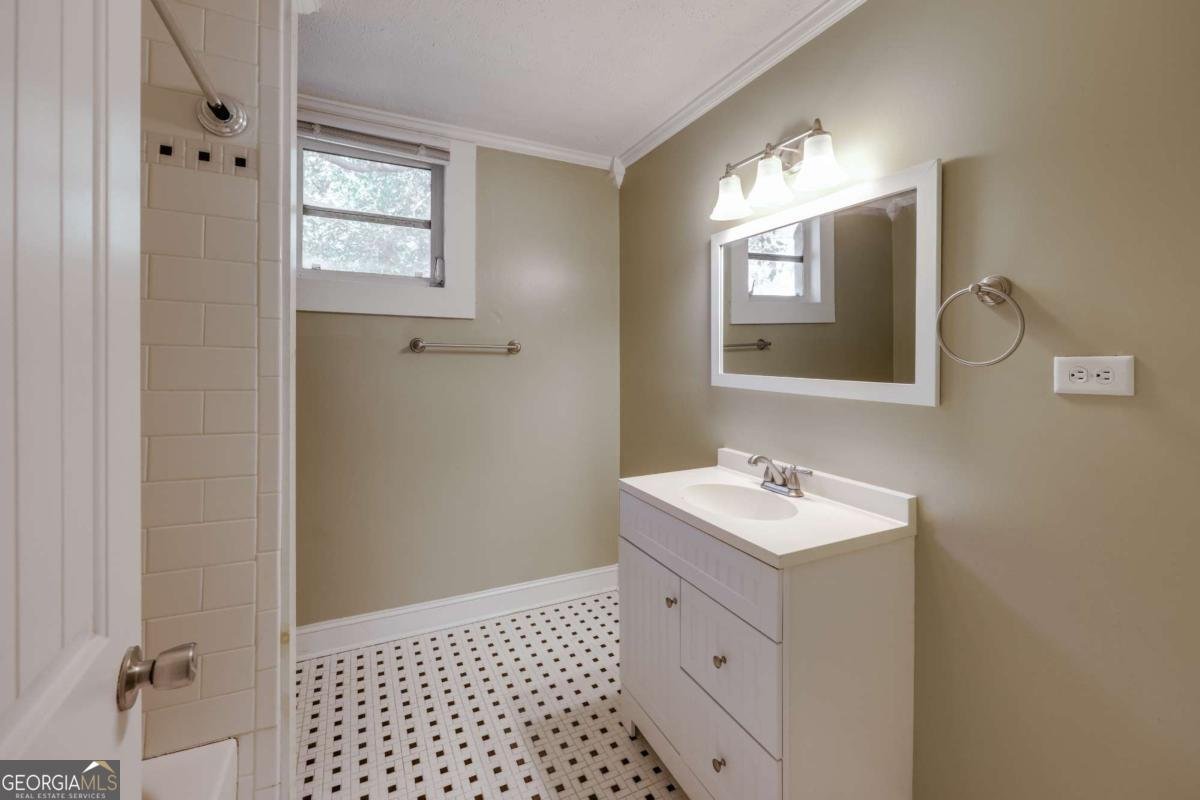 697 Barber Street Athens - 10