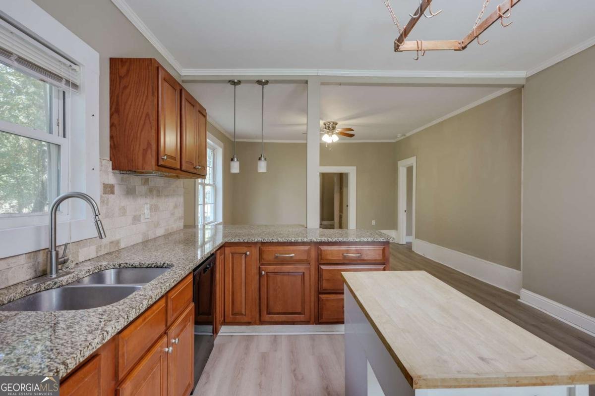 697 Barber Street Athens - 11