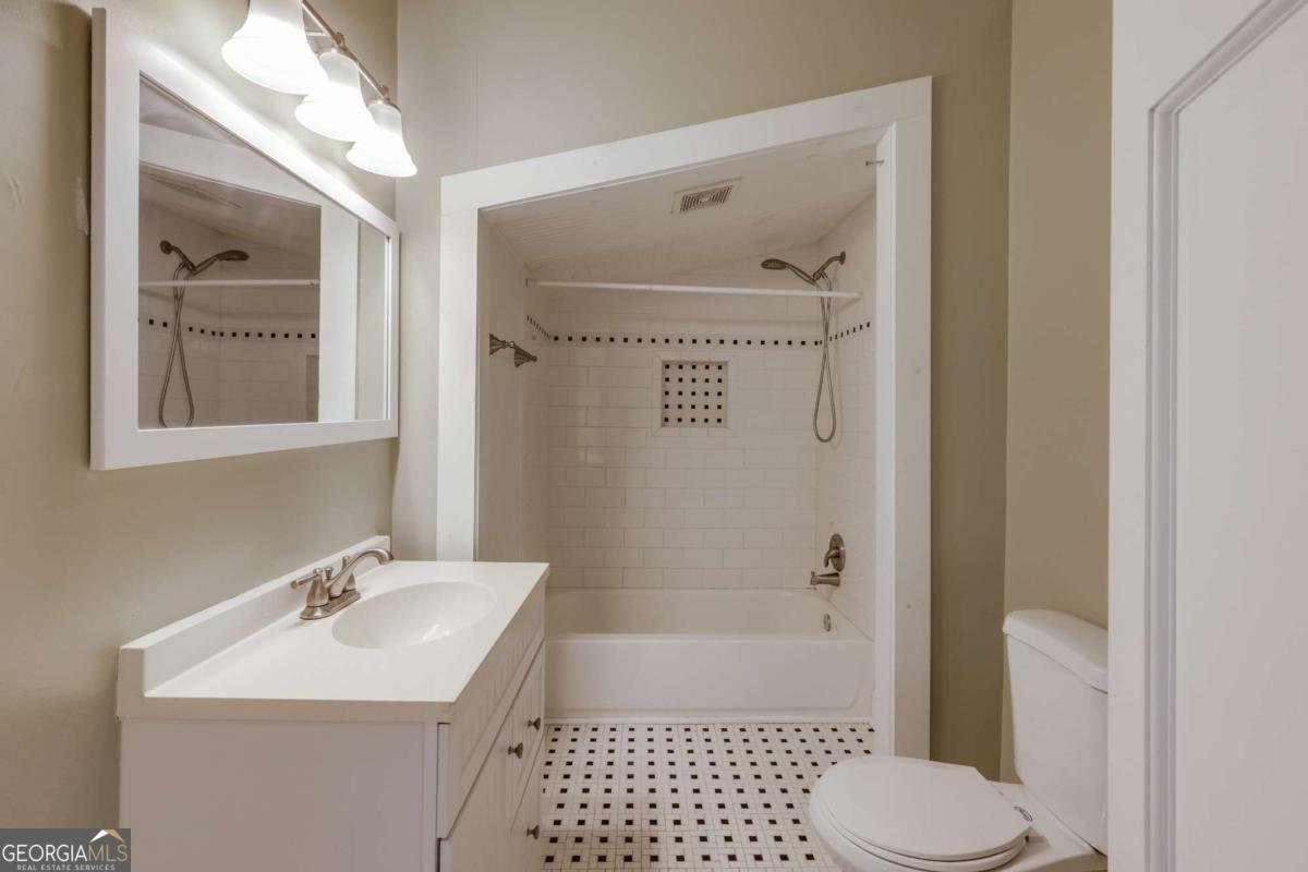 697 Barber Street Athens - 9