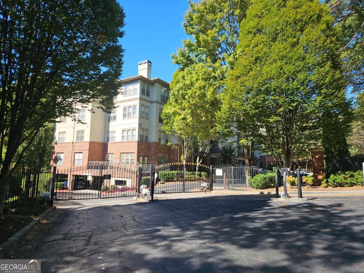 5559 Glenridge Drive Atlanta - 2