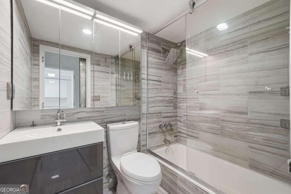 620 PEACHTREE Street Atlanta - 13