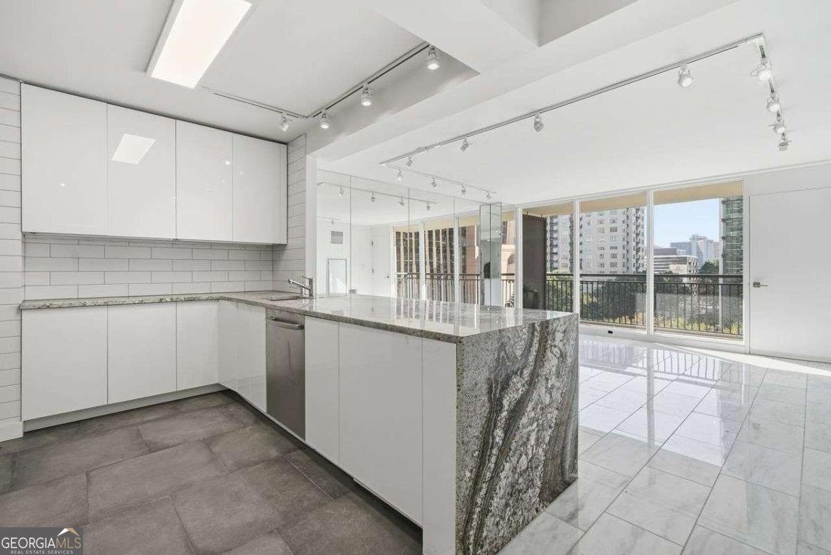 620 PEACHTREE Street Atlanta - 14