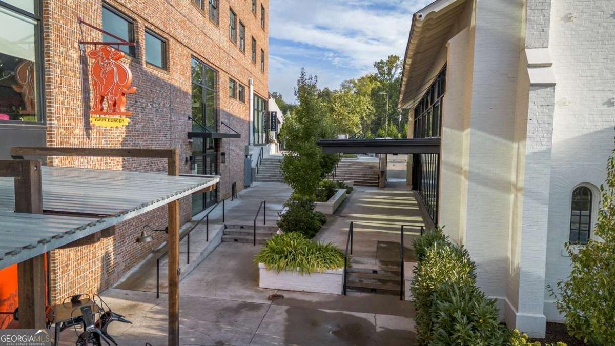 100 Prince Avenue Athens - 27