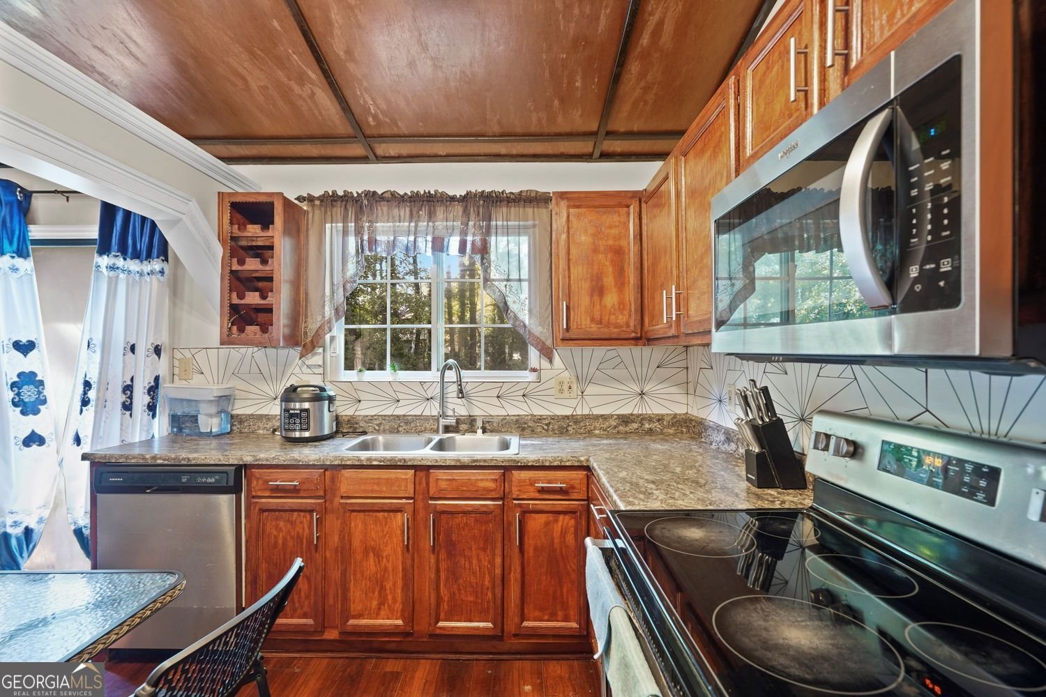 884 Forest Path Stone Mountain - 11