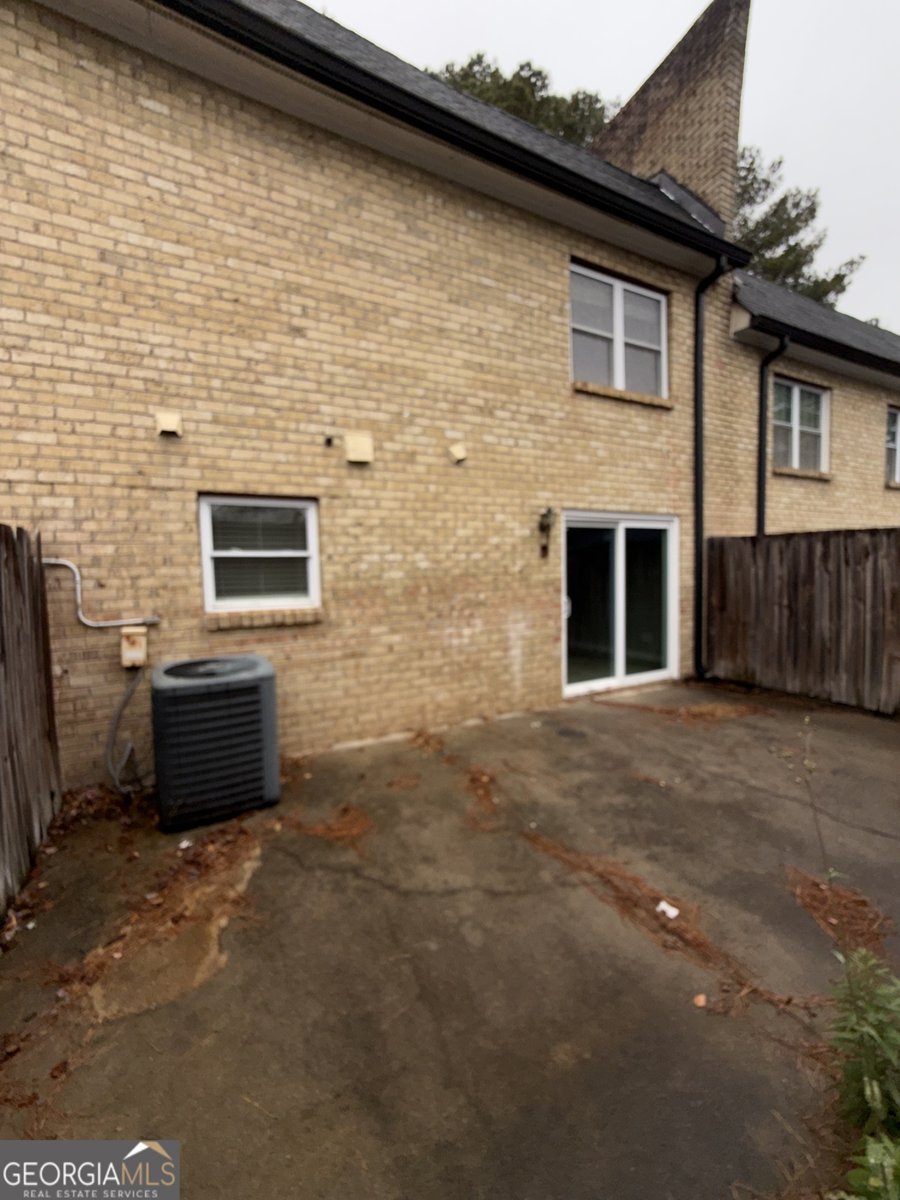 330 Winding River Drive Sandy Springs - 20