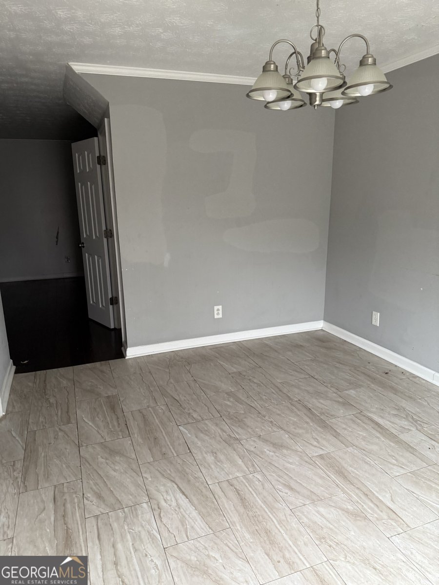 330 Winding River Drive Sandy Springs - 6