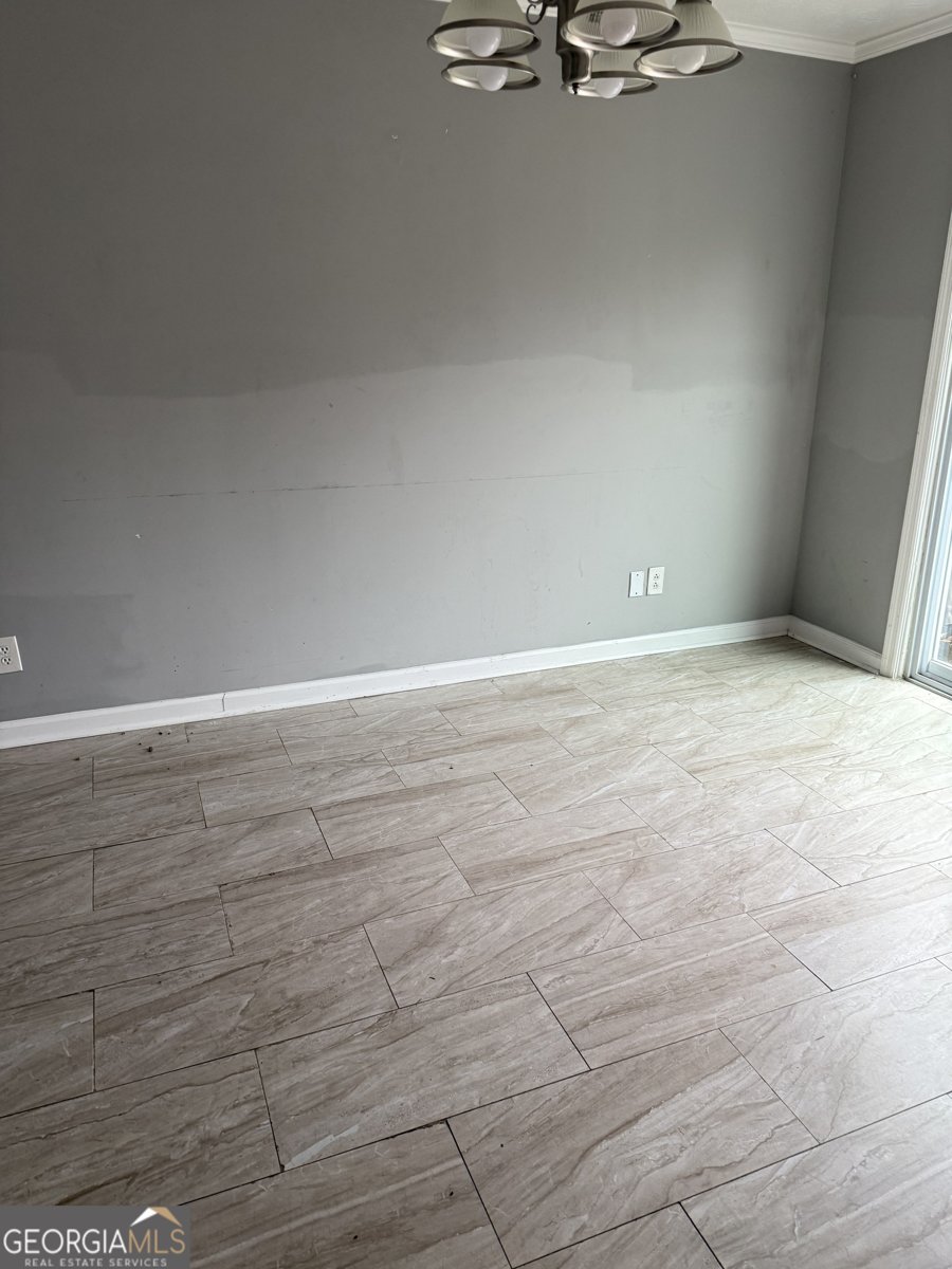 330 Winding River Drive Sandy Springs - 7