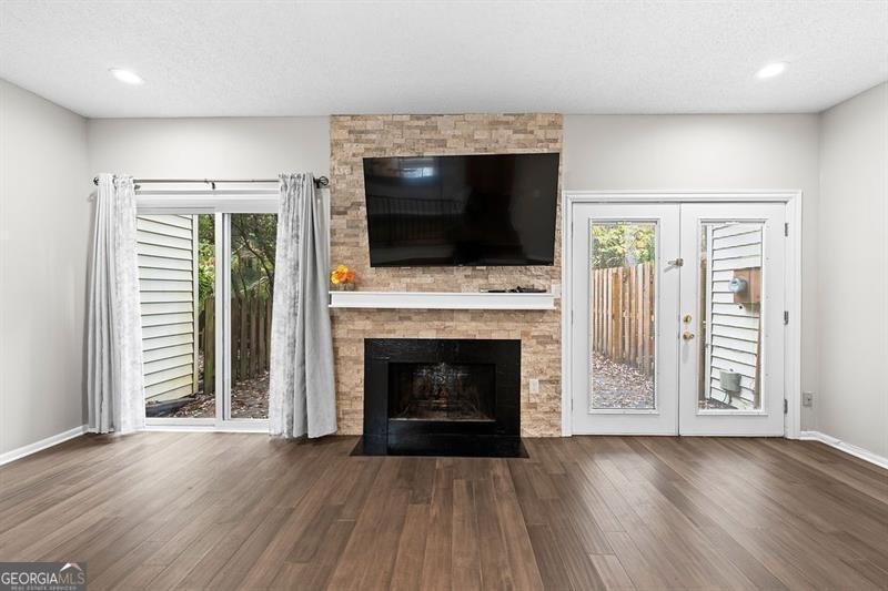 1114 COUNTRY Court Lawrenceville - 16