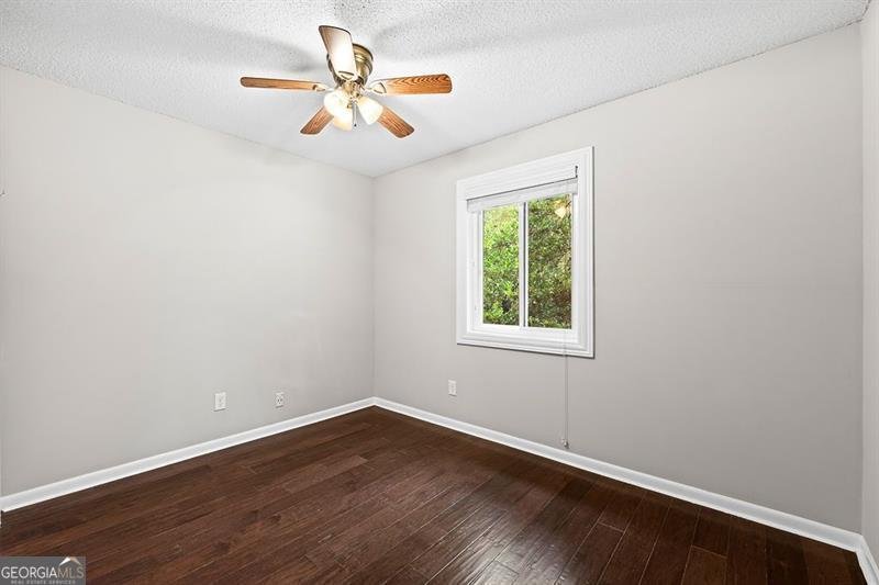 1114 COUNTRY Court Lawrenceville - 32