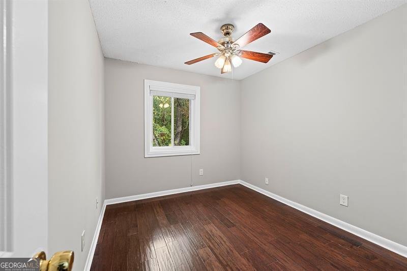 1114 COUNTRY Court Lawrenceville - 34