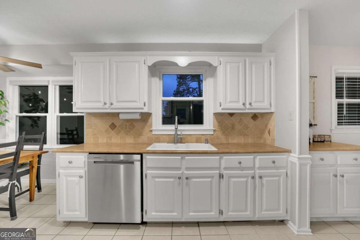 1919 Waterton Court Grayson - 16