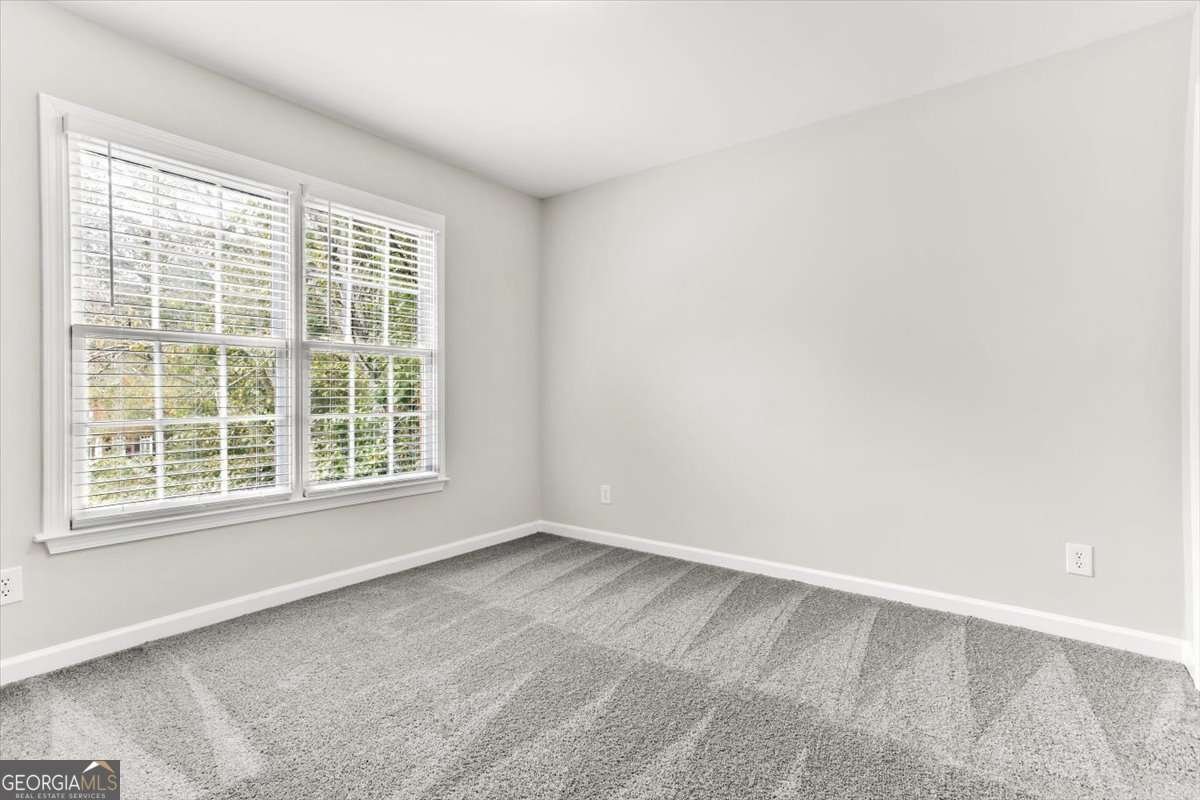 3425 Kingsland Circle Berkeley Lake - 35