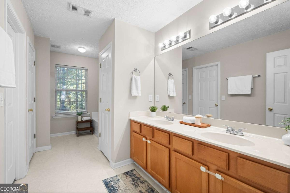 108 Drury Lane Canton - 20