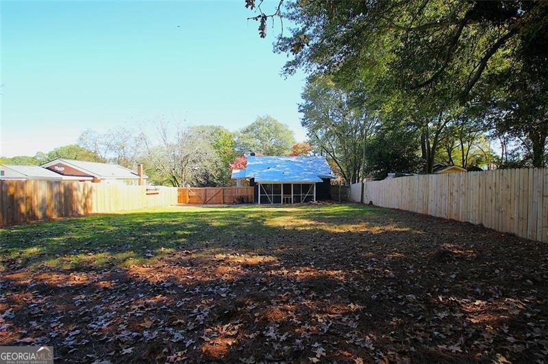 361 Elizabeth Street Commerce - 13