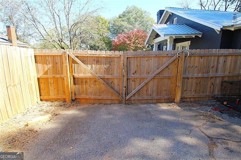 361 Elizabeth Street Commerce - 17