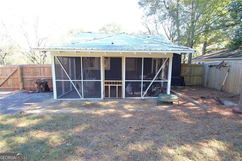 361 Elizabeth Street Commerce - 40