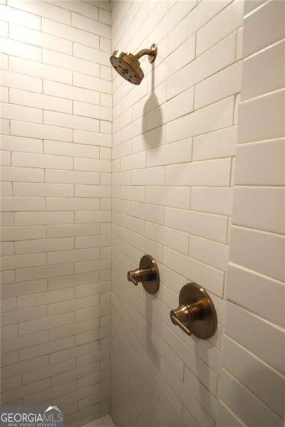 361 Elizabeth Street Commerce - 50