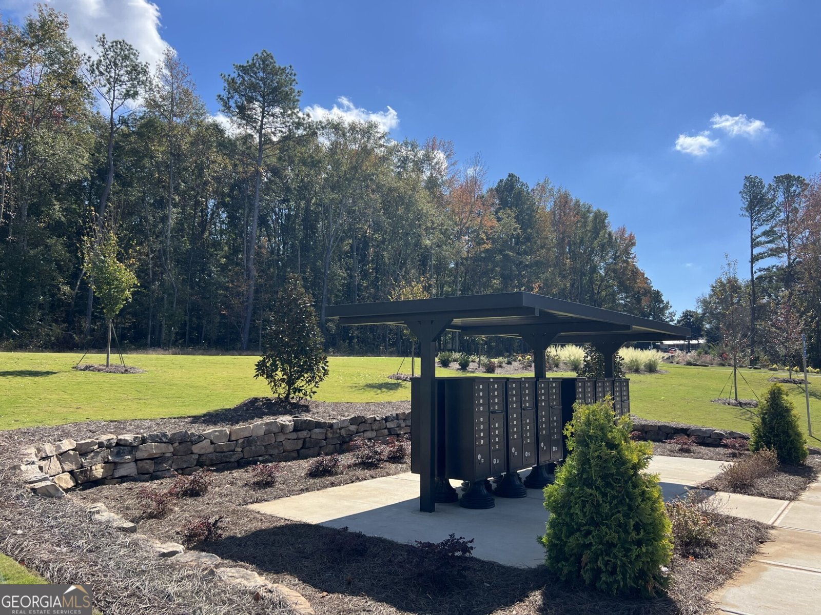 1035 Lucienne Boulevard Auburn - 11