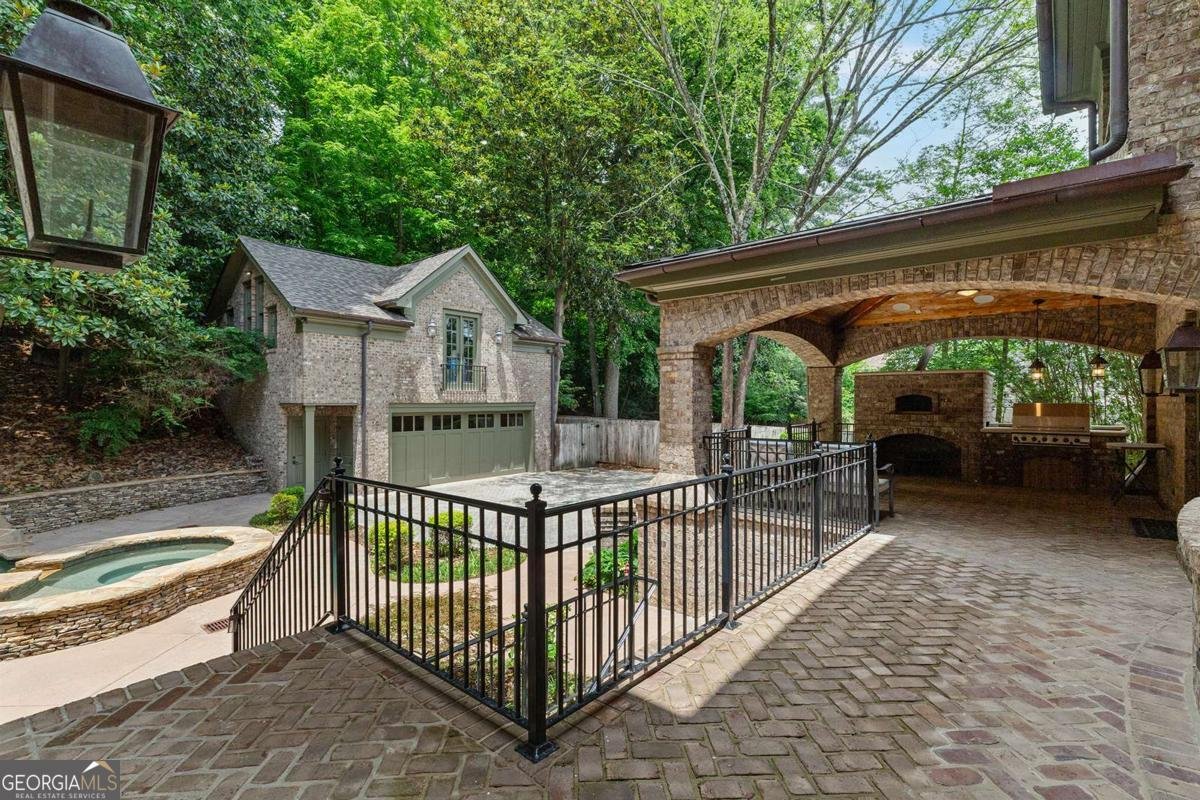 1640 Nottingham Way Atlanta - 16