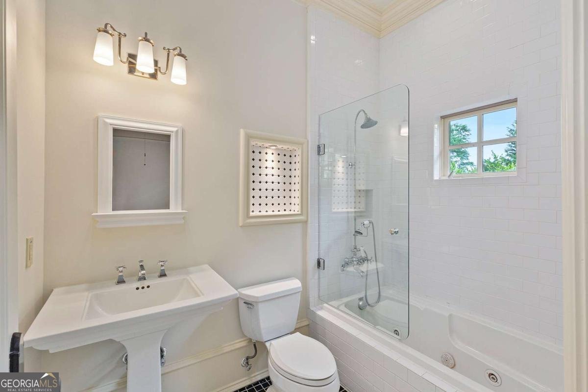 1640 Nottingham Way Atlanta - 33