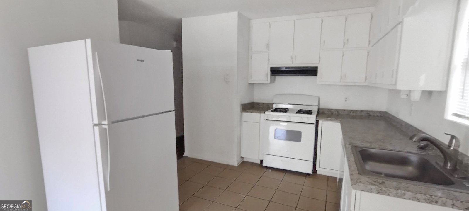 105 Anne Street Hampton - 3