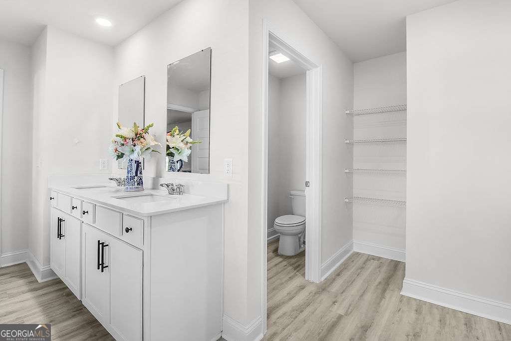 567 Foxtail Drive Richmond Hill - 10