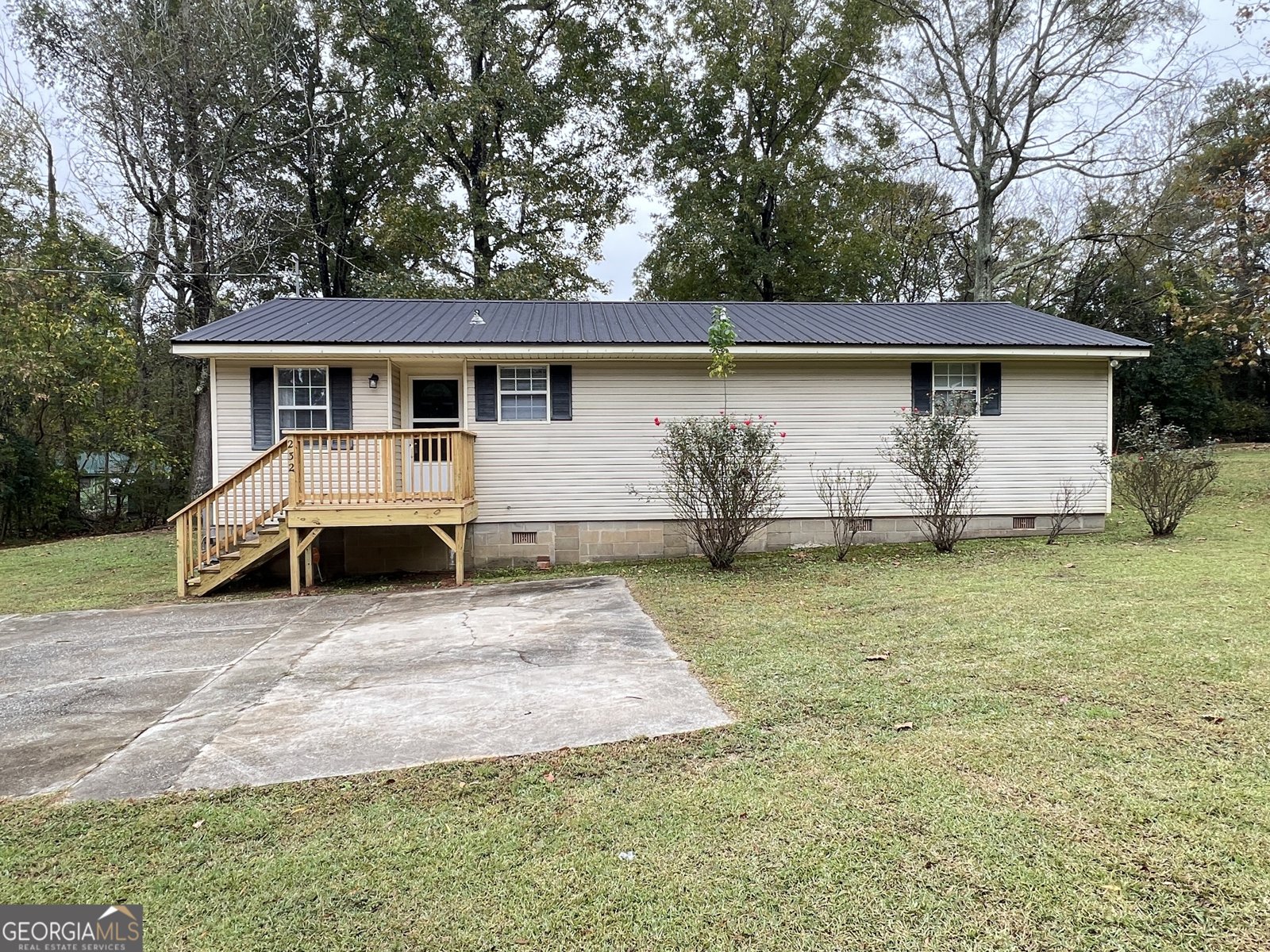 232 North Street Gray - main photo