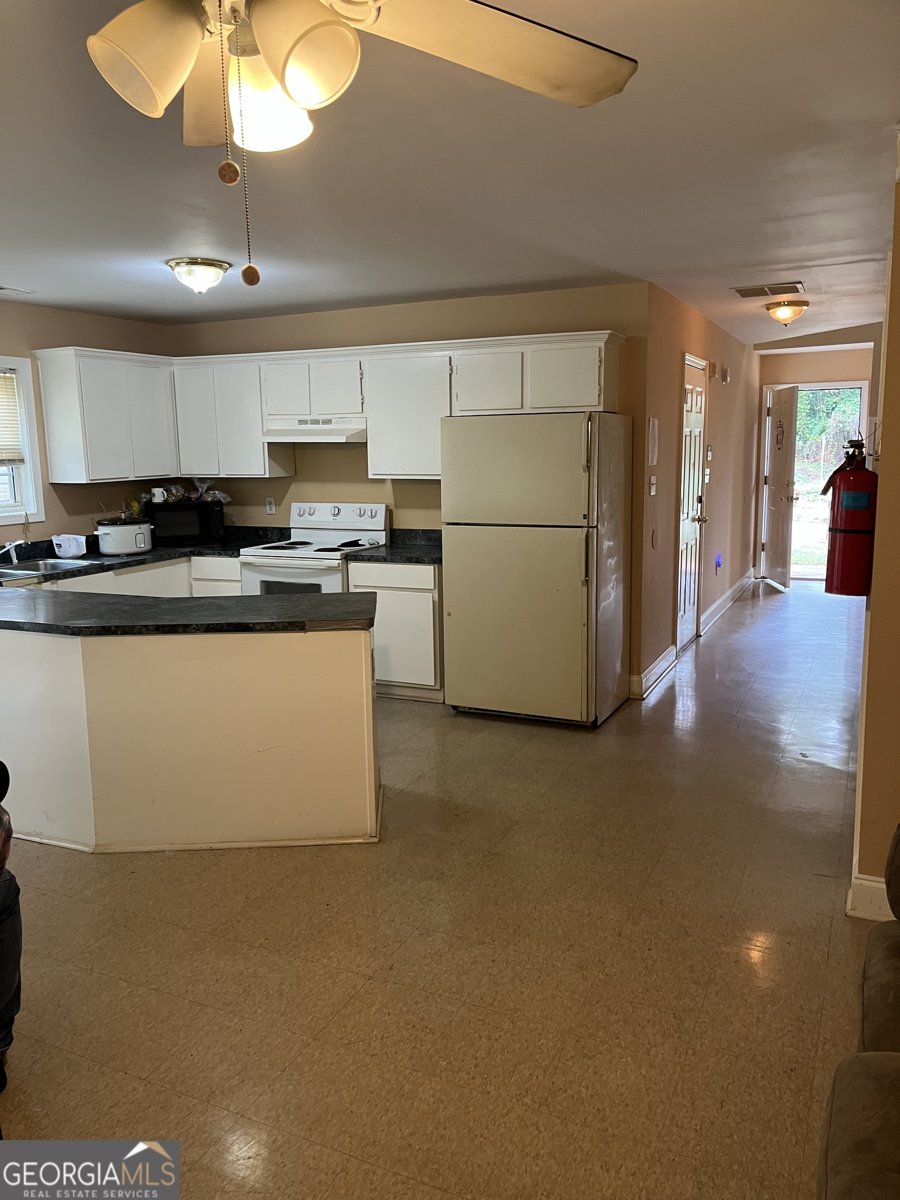 312 Louise Lane Griffin - 2